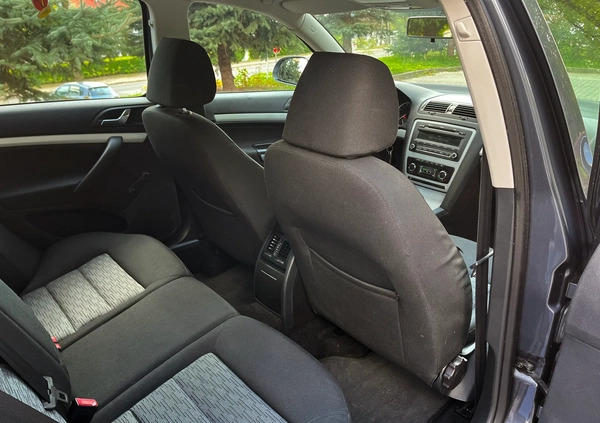 Skoda Octavia cena 18777 przebieg: 251214, rok produkcji 2010 z Kielce małe 172